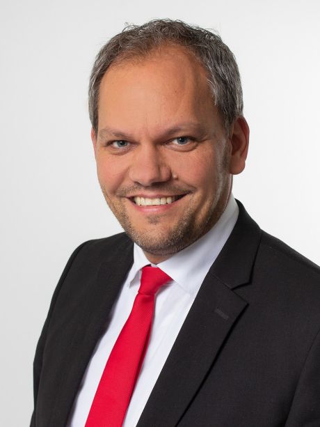 Leiter Finanz-Center Jürgen Merz
